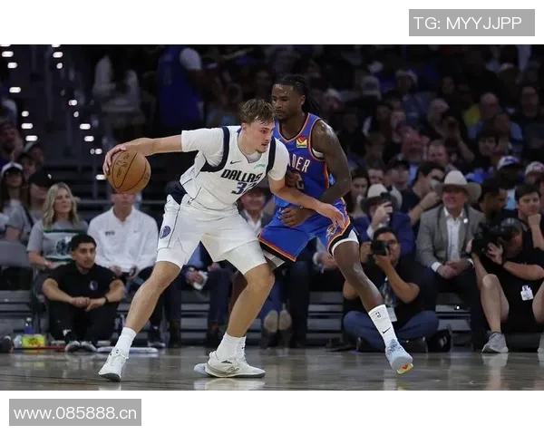 浓眉挡拆展现强大防守弗拉格精准三分助攻球队逆转局势